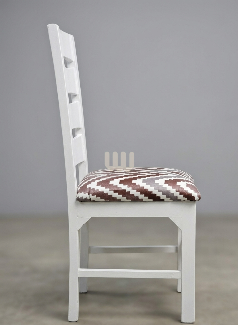 Mwangaza Macho Dining Set – 4 Seater | White Finish with Zigzag Upholstered Chairs