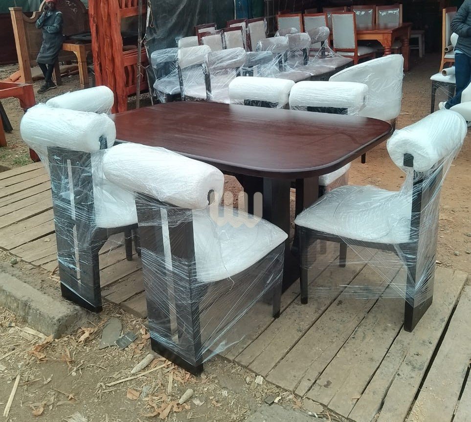 Sunshine Rolled Back Dining Set – 6 Seater | Solid Hardwood Frame & Walnut Finish
